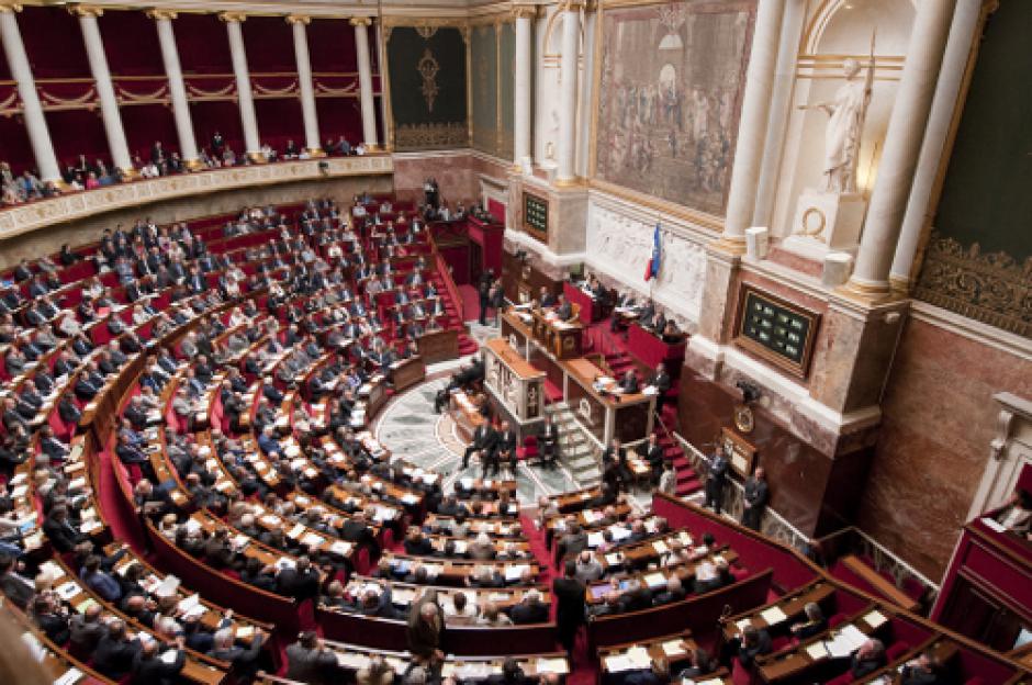CORONAVIRUS : L’Assemblée nationale reprendra jeudi en « format restreint »